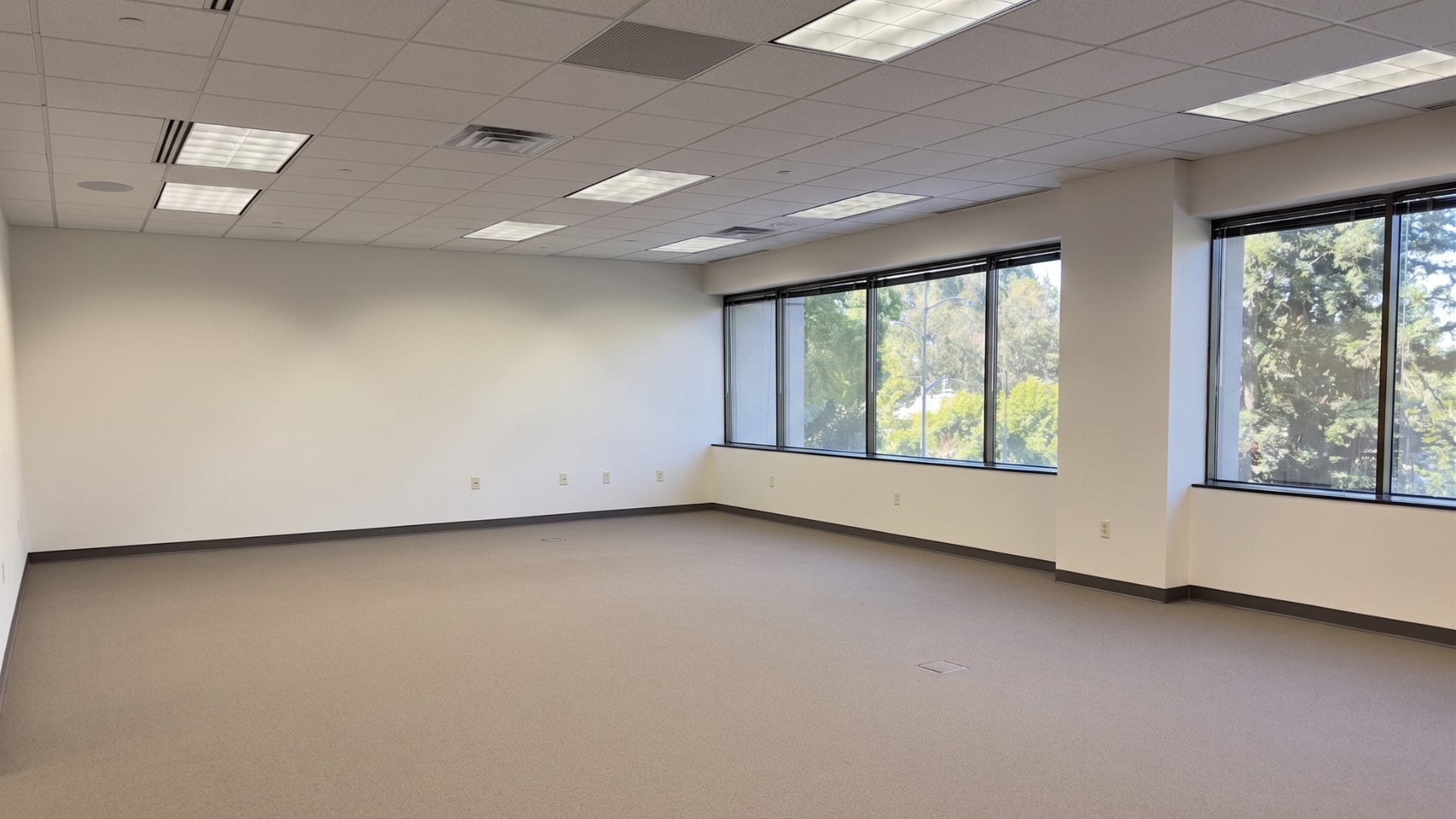 11492 Bluegrass Pky, Louisville, KY for lease Interior Photo- Image 1 of 10