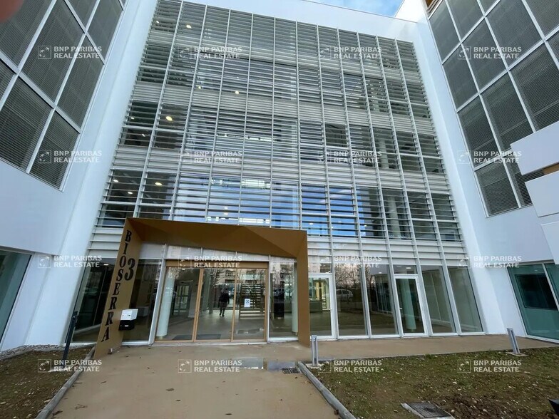 Office in Lyon for lease - Building Photo - Image 3 of 20