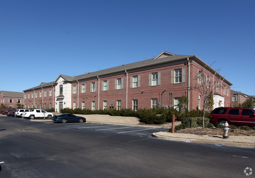 3085 Fountainside Dr, Germantown, TN for lease - Building Photo - Image 2 of 10