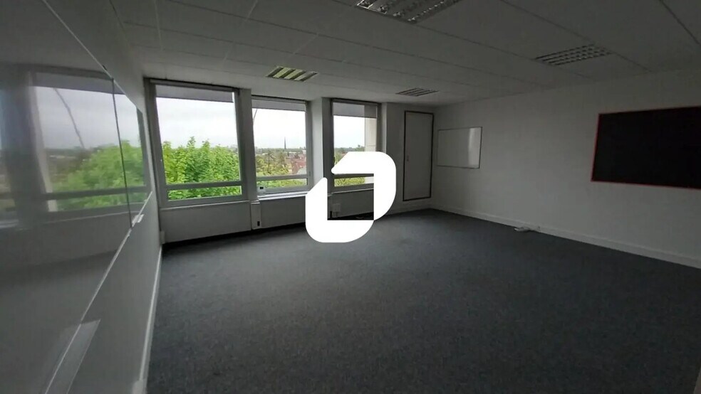 Office in Marcq-en-Baroeul for lease - Interior Photo - Image 3 of 12