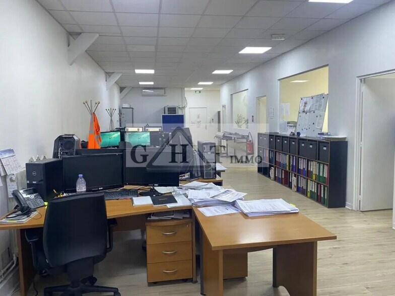 Office in Alfortville for lease - Interior Photo - Image 1 of 4