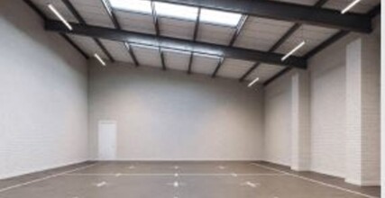 Wulfrun Trading Estate, Stafford Road Wv10 6hh, Wolverhampton for lease Interior Photo- Image 2 of 2