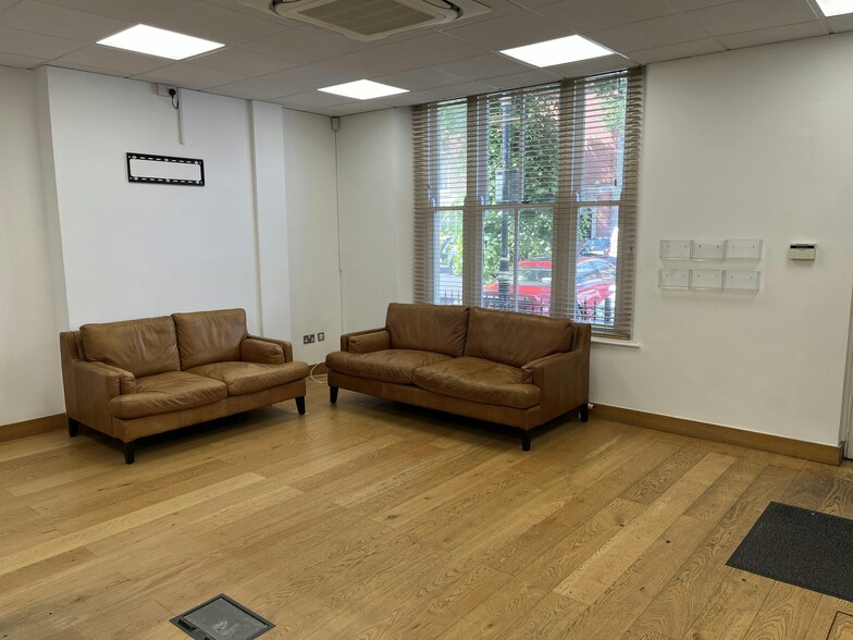 26 Windsor Pl, Cardiff for sale - Building Photo - Image 3 of 11