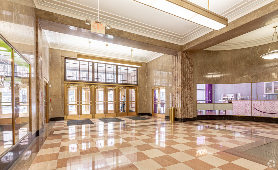 169 E Flagler St, Miami, FL for lease - Lobby - Image 3 of 11