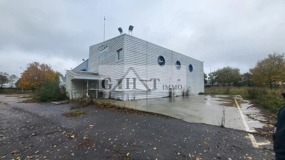 Industrial in Montereau-Fault-Yonne for sale - Building Photo - Image 2 of 18