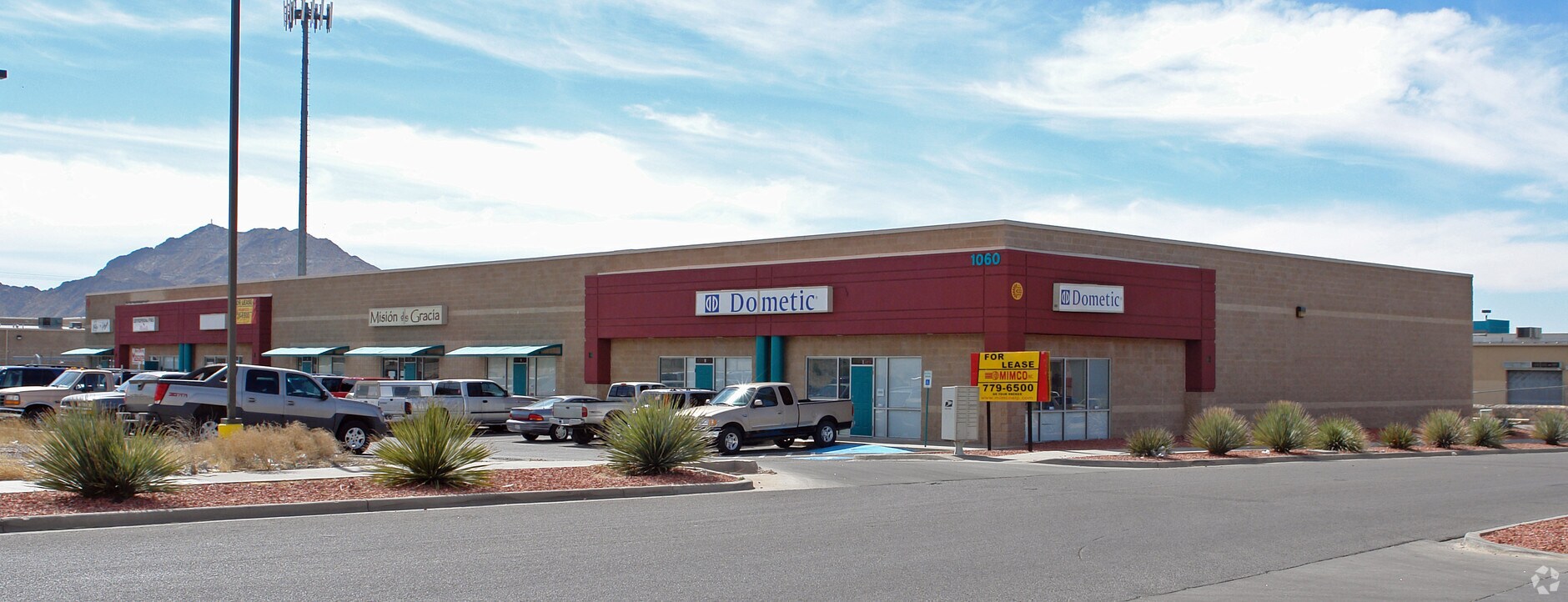 1060 Doniphan Park Cir, El Paso, TX 79922