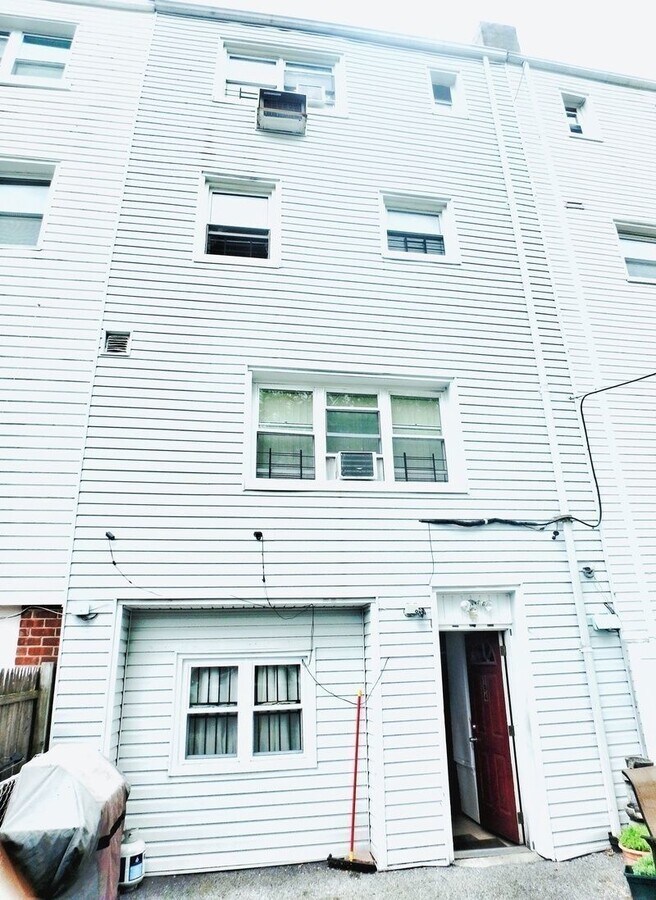 194 Kearney Ave, Bronx, NY 10465