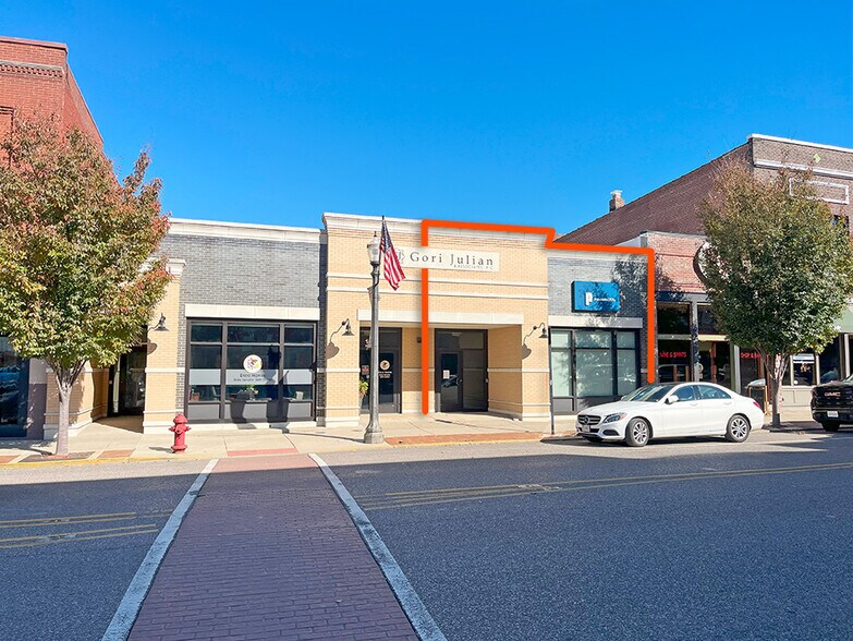 120 N Main St, Edwardsville, IL for lease - Building Photo - Image 1 of 2