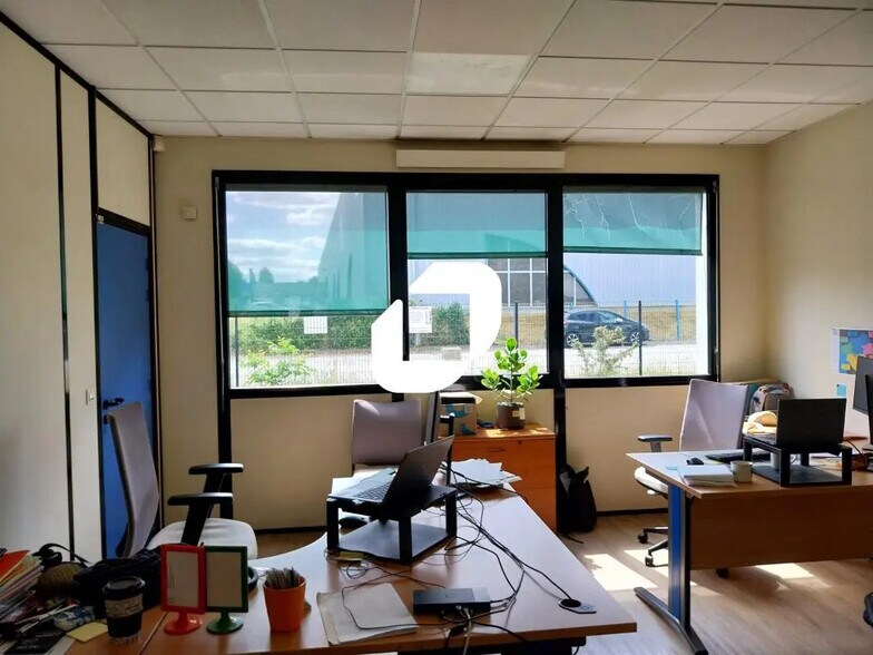 Office in Carquefou for lease - Interior Photo - Image 3 of 11