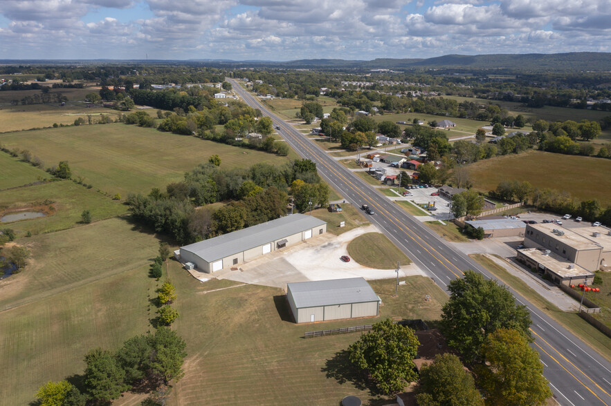 2594 E Heritage Pkwy, Farmington, AR for lease - Building Photo - Image 1 of 19