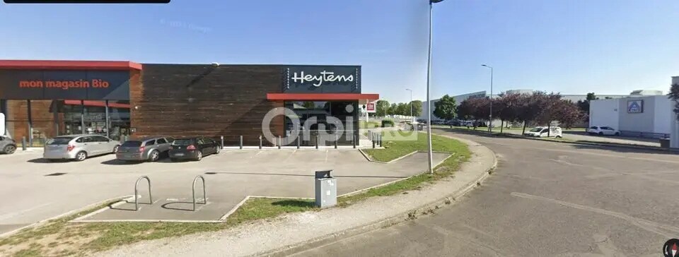 Retail in Quetigny for lease - Building Photo - Image 3 of 4