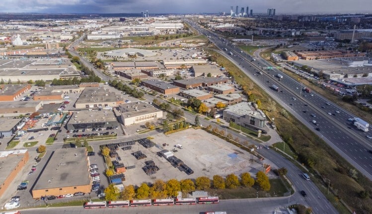 720 Arrow Rd, Toronto, ON for sale - Primary Photo - Image 1 of 1