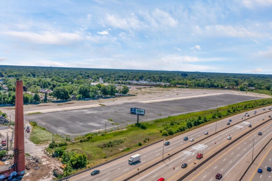 12155 Southfield Fwy, Detroit, MI for lease - Building Photo - Image 2 of 4