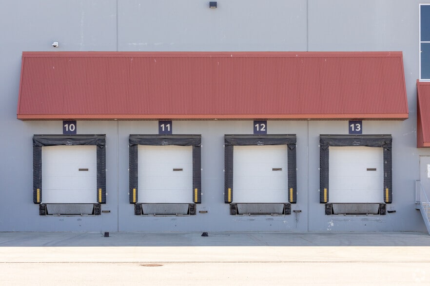 2945 190th St, Surrey, BC for lease - Building Photo - Image 2 of 4