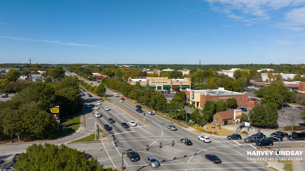 12170 Jefferson Ave, Newport News, VA for sale - Building Photo - Image 3 of 11