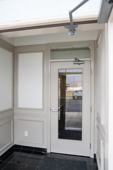 31320 solon Rd, Solon, OH for lease - Interior Photo - Image 2 of 22