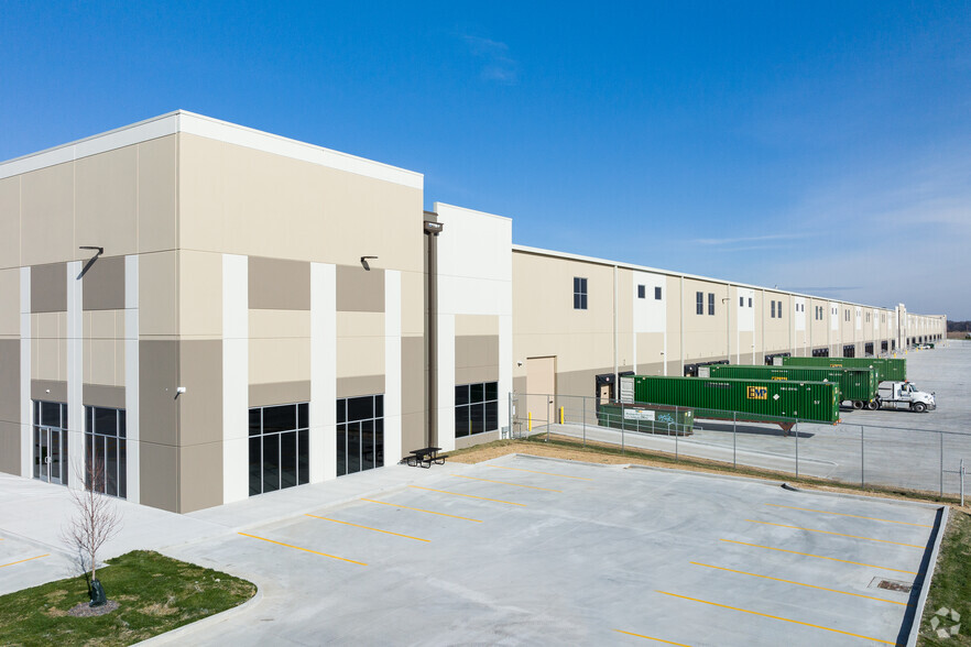 1201 Tradeport, Granite City, IL for lease - Building Photo - Image 1 of 22