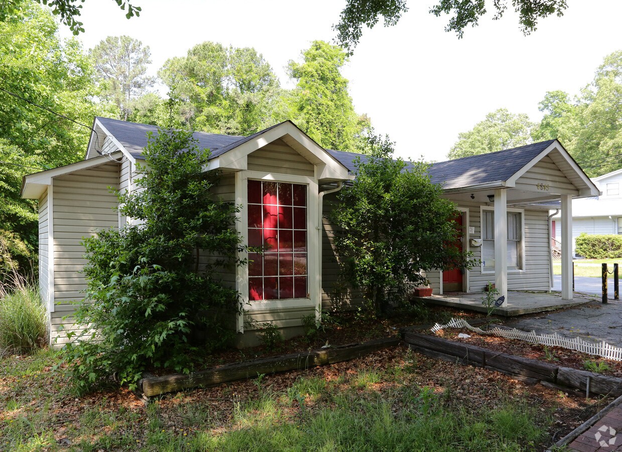 6845 S Sweetwater Rd, Lithia Springs, GA 30122