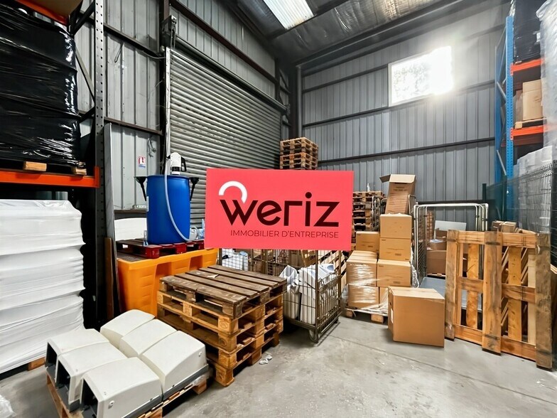 Industrial in Velaux for lease - Building Photo - Image 1 of 9