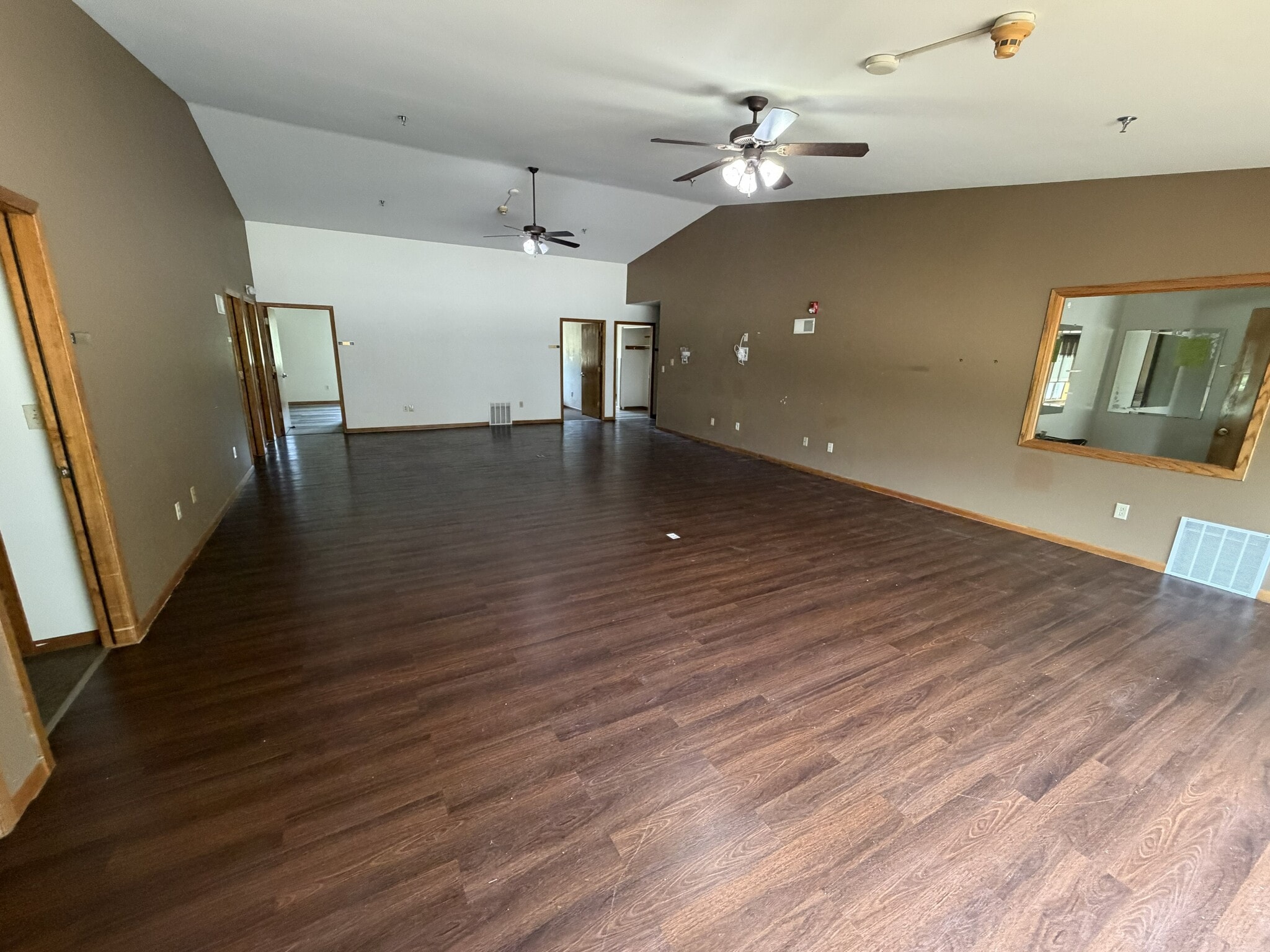 209 Forest St, Fox Lake, WI for lease Interior Photo- Image 1 of 47
