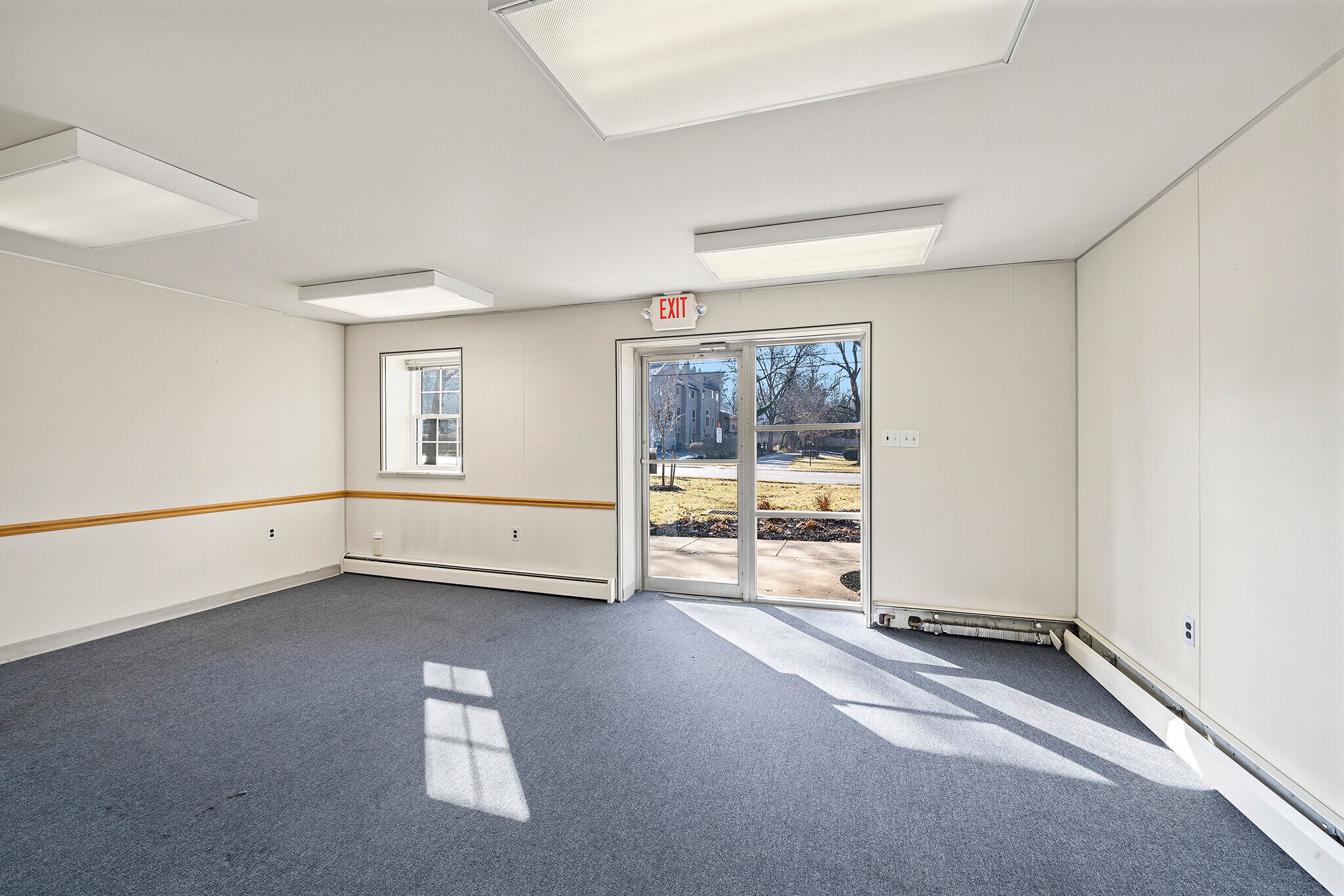 435 E Lancaster Ave, Wayne, PA 19087 Aberwyck Apartments