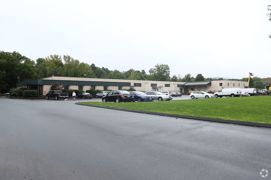 1623 Berlin Tpke, Berlin, CT for sale - Primary Photo - Image 1 of 1