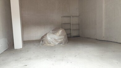 Retail in Logroño, La Rioja for lease Interior Photo- Image 2 of 3