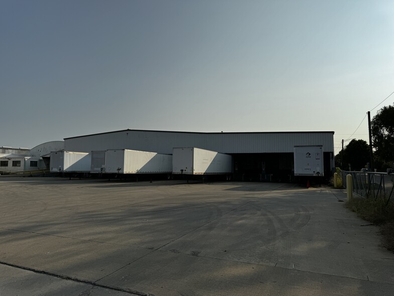 Logan Industrial Park portfolio of 3 properties for sale on LoopNet.com - Building Photo - Image 1 of 43