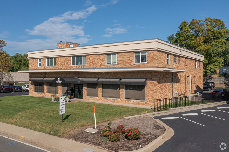 9651 Clayton Rd, Saint Louis, MO for lease - Primary Photo - Image 1 of 5