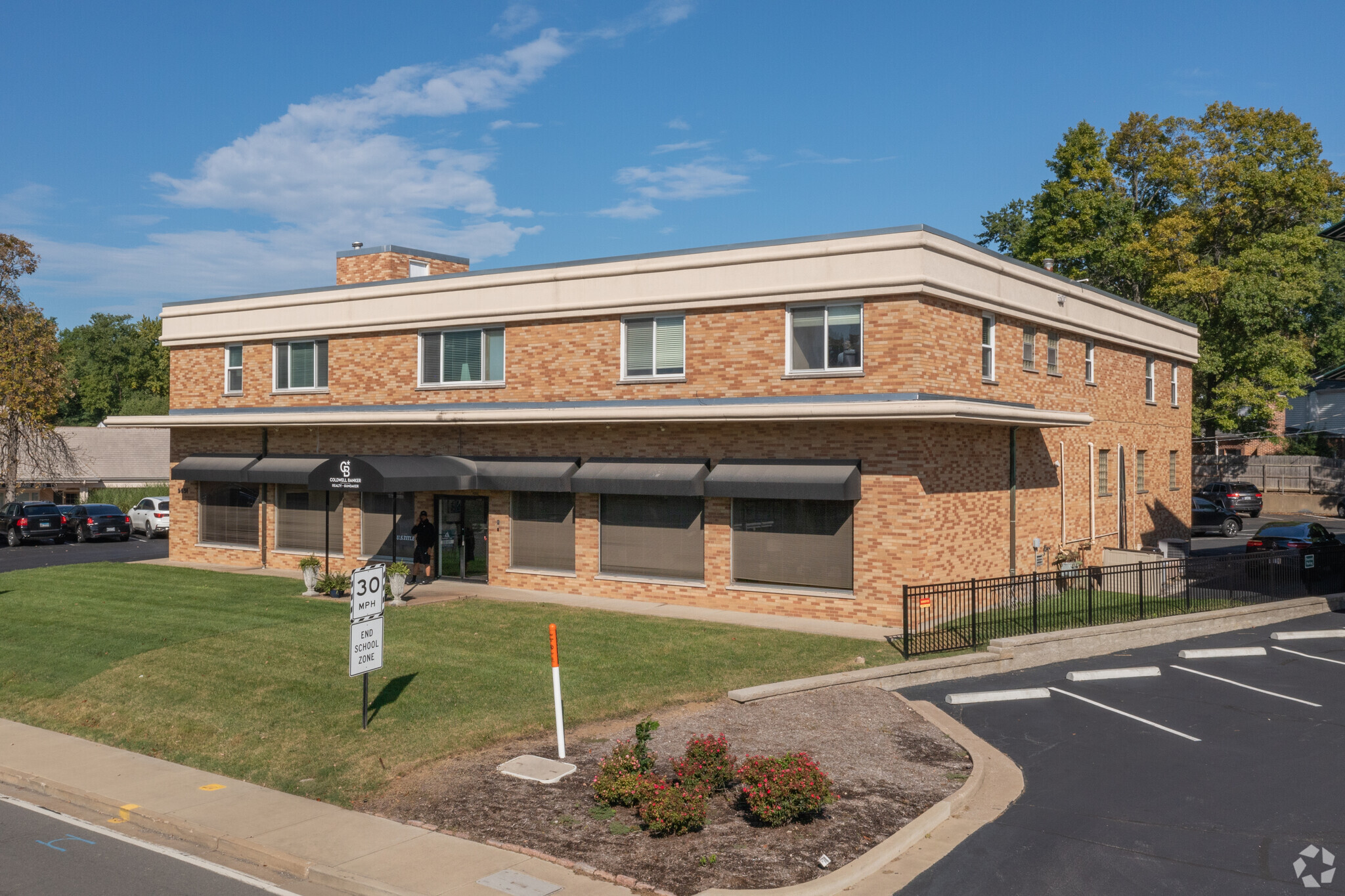 9651 Clayton Rd, Saint Louis, MO for lease Primary Photo- Image 1 of 6