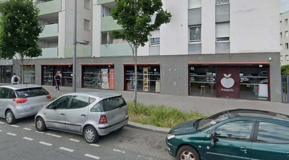 Retail in Lyon for lease - Building Photo - Image 3 of 14