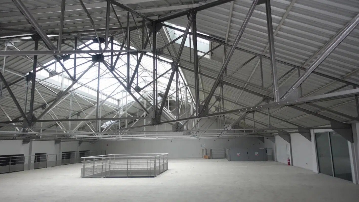 Retail in Cannes for sale Interior Photo- Image 1 of 11