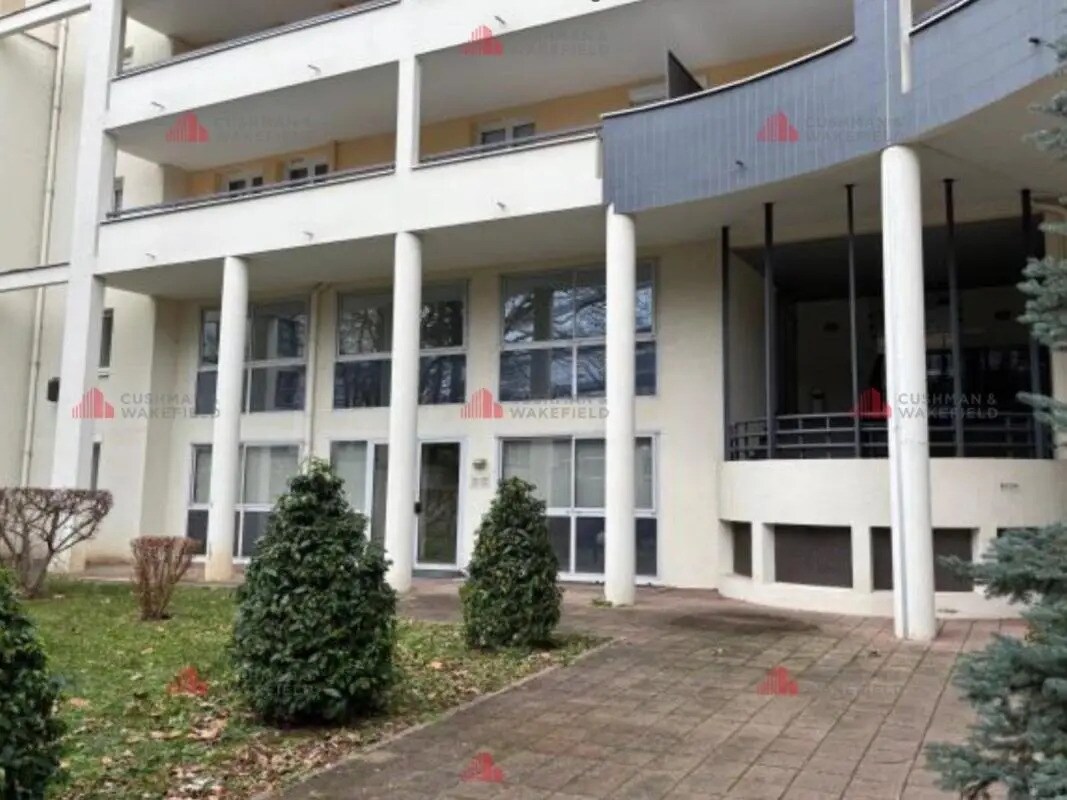 Office in Besançon for lease Building Photo- Image 1 of 3