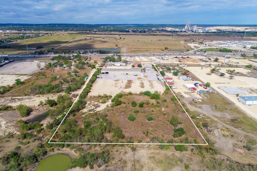 8163 Old Bastrop Rd, New Braunfels, TX for sale - Building Photo - Image 3 of 29