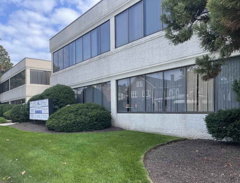 2030 W Tilghman St, Allentown, PA for lease - Building Photo - Image 1 of 6