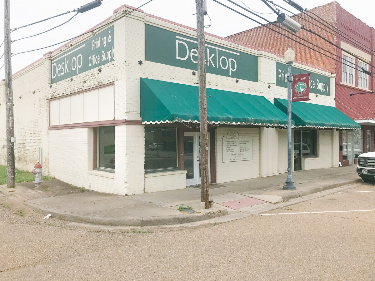 326 N Main St, Winnsboro, TX 75494
