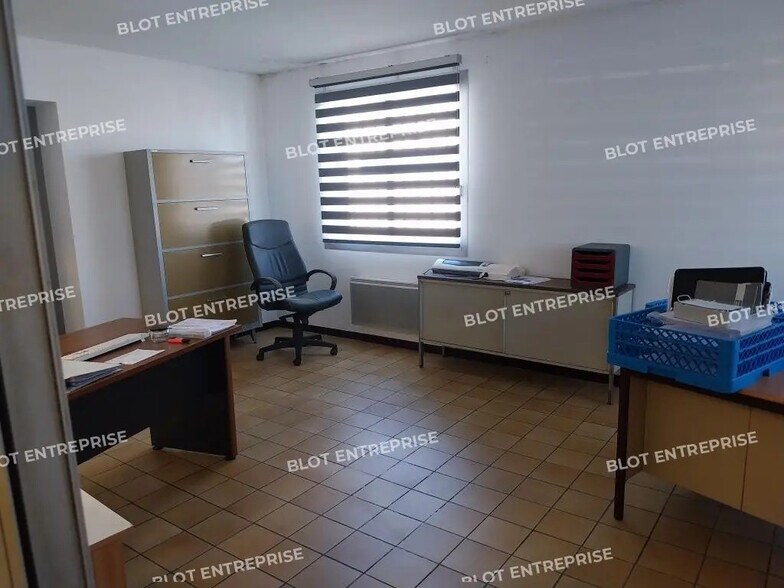 Flex in Bouguenais for lease - Building Photo - Image 3 of 15