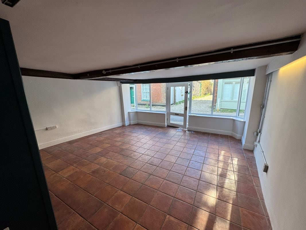30 High St, Blakeney for lease Interior Photo- Image 1 of 4