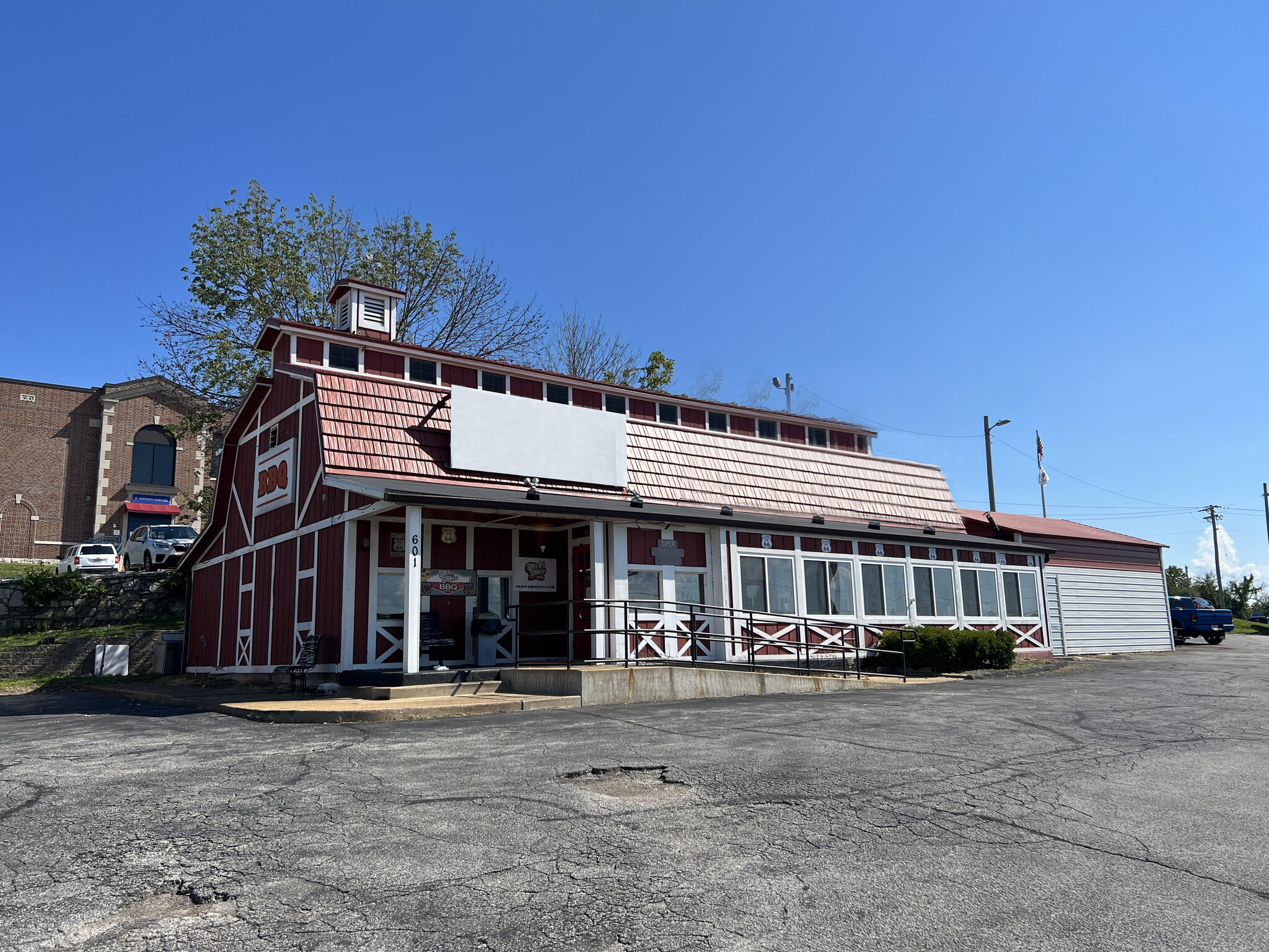 601 Stockell Dr, Eureka, MO for lease Building Photo- Image 1 of 2