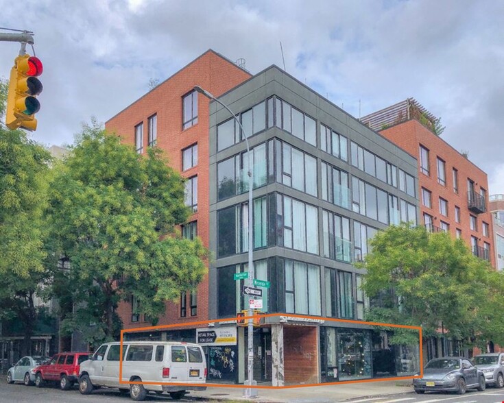 152 Manhattan Ave, Brooklyn, NY for lease - Building Photo - Image 1 of 1