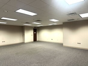 1 S Main St, Dayton, OH for lease Interior Photo- Image 2 of 2