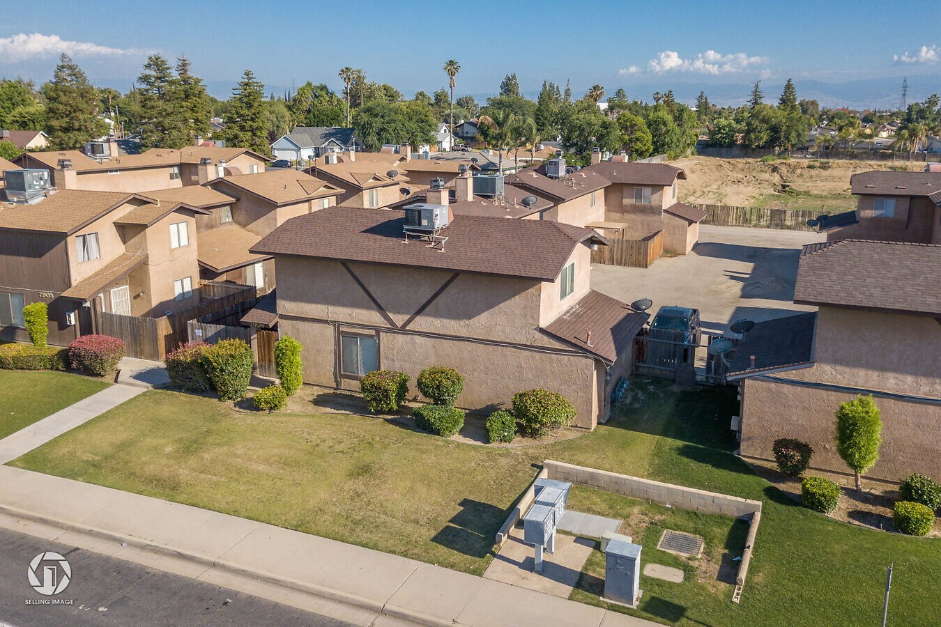 7909 S Laurelglen, Bakersfield, CA 93309