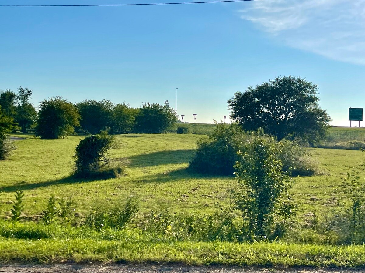 Hemlock, Leroy, IL 61752 for Lease