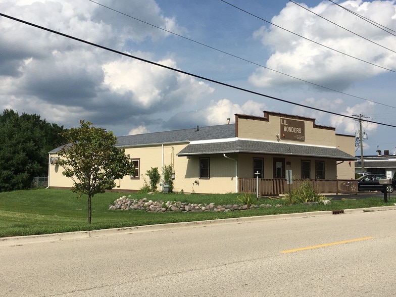 220 Keyes Ave, Hampshire, IL 60140