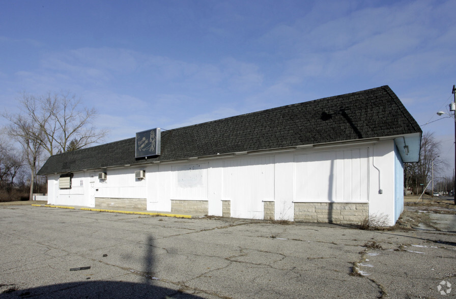 3131 E Pontiac St, Fort Wayne, IN for lease - Building Photo - Image 2 of 2