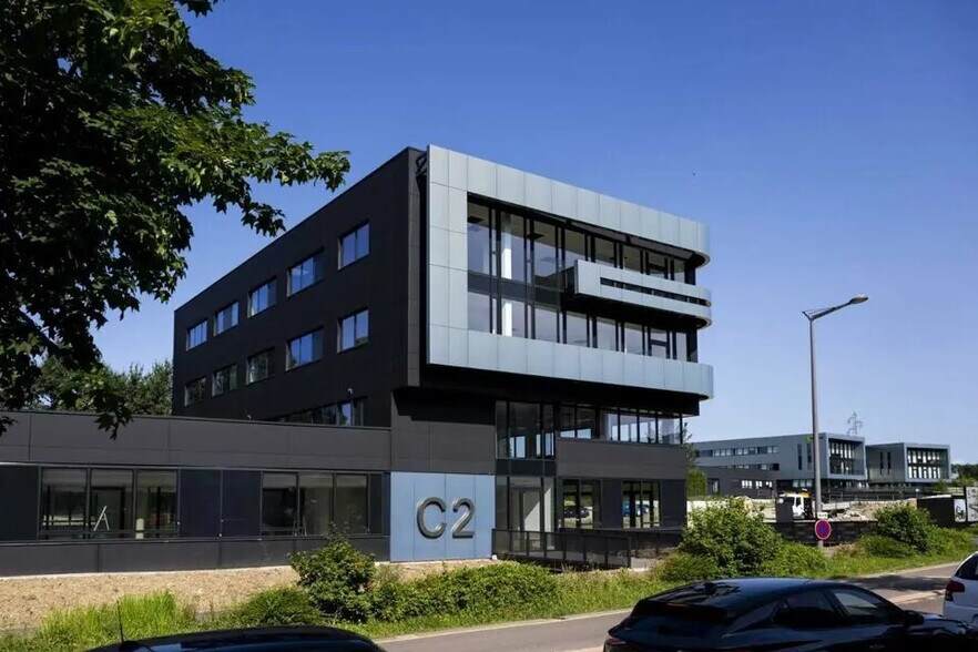 Office in Limonest for lease - Building Photo - Image 2 of 21