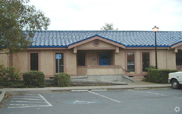 1496 Professional Dr, Petaluma, CA for sale - Building Photo - Image 3 of 8