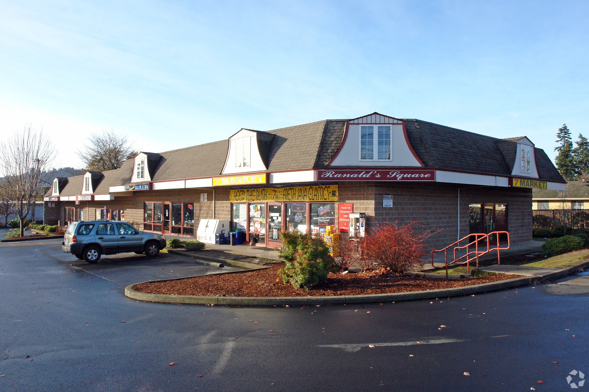 1461-1493 SE Hogan Rd, Gresham, OR for lease Building Photo- Image 1 of 2