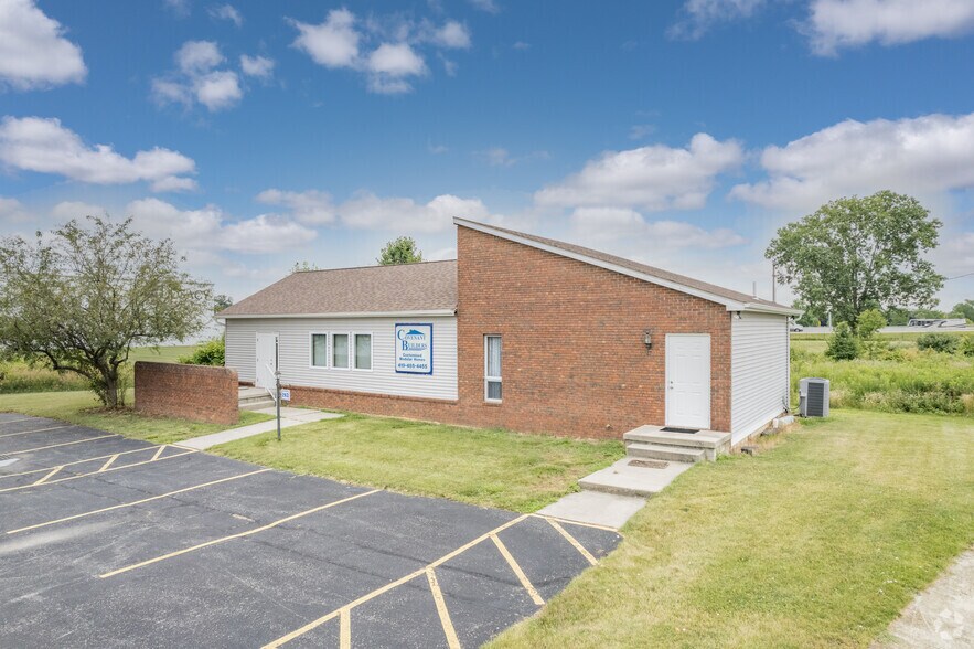 243 Stanford Pky, Findlay, OH for sale - Primary Photo - Image 1 of 1