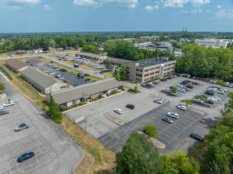 121 Erie Canal Dr, Rochester, NY for sale - Building Photo - Image 3 of 28